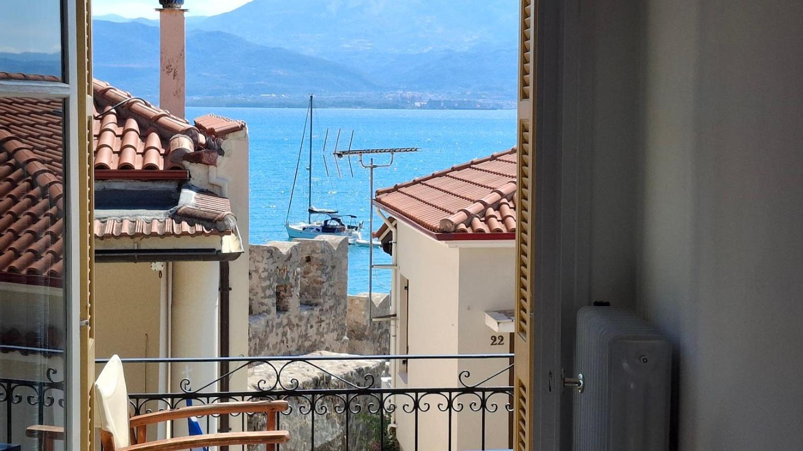 Nafpaktos Apartment And Studios In Port Exterior foto